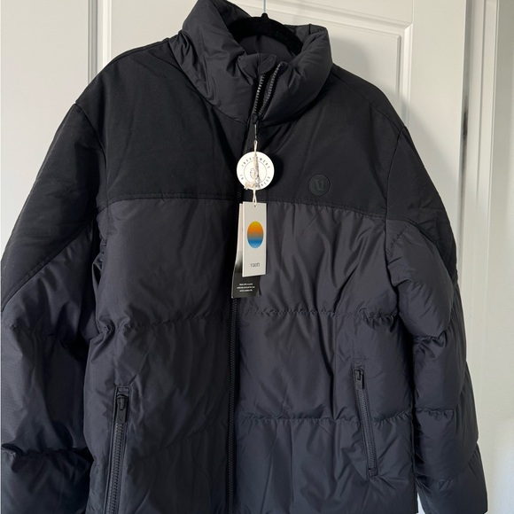 Vuori Aviara Insulated Jacket Men’s Heavyweight Down Jacket Size Medium Black - Picture 2 of 3